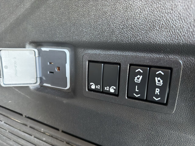 2023 Chevrolet Tahoe in Burlington, WI 53105 - 18121148 24