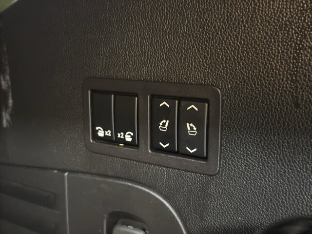 2018 GMC Yukon in Burlington, WI 53105 - 18121149 23