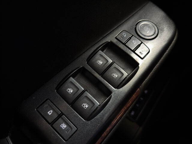 2018 GMC Yukon in Burlington, WI 53105 - 18121149 35