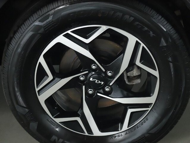 2025 Kia Sportage in Bedford, OH 44146 - 18121162 41