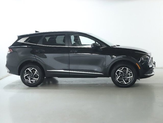 2025 Kia Sportage in Bedford, OH 44146 - 18121162 11