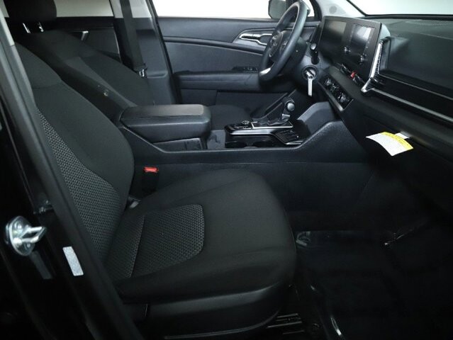 2025 Kia Sportage in Bedford, OH 44146 - 18121162 36