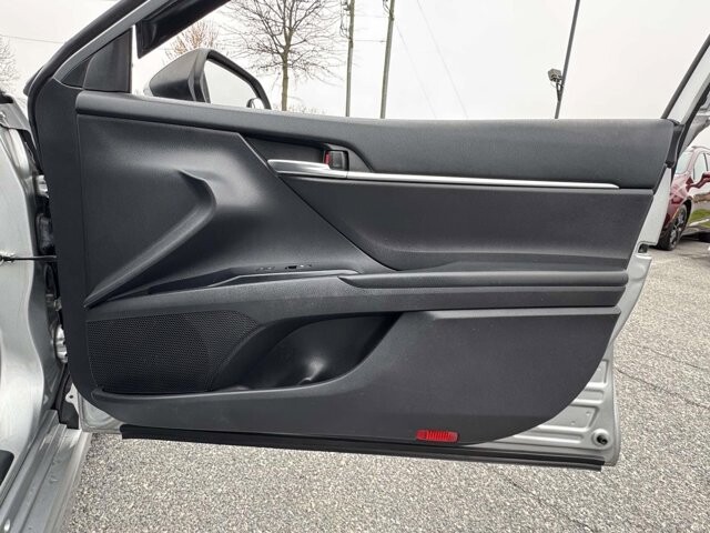 2020 Toyota Camry in Winchester, VA 22602 - 18121180 8