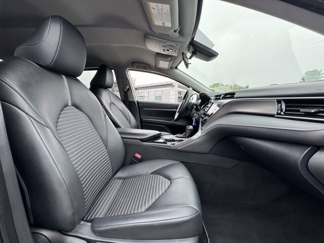 2020 Toyota Camry in Winchester, VA 22602 - 18121180 9