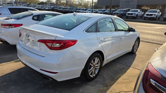 2016 Hyundai Sonata in Cartersville, GA 30120 - 18121186 3