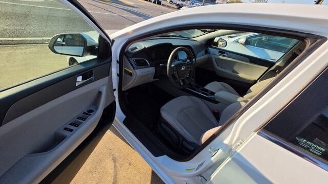 2016 Hyundai Sonata in Cartersville, GA 30120 - 18121186 5