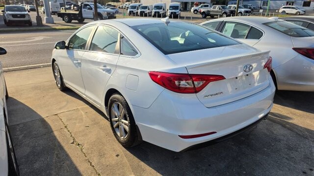 2016 Hyundai Sonata in Cartersville, GA 30120 - 18121186 4