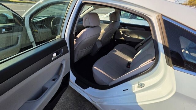 2016 Hyundai Sonata in Cartersville, GA 30120 - 18121186 7