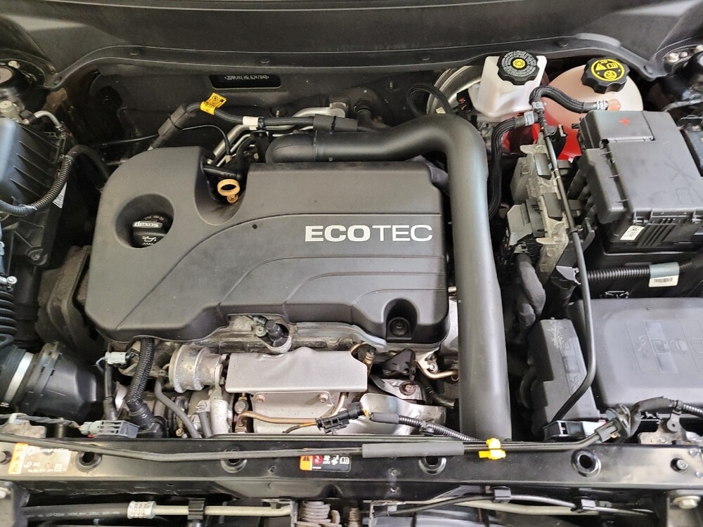 2020 Chevrolet Equinox in Louisville, KY 40258 - 18121203 30