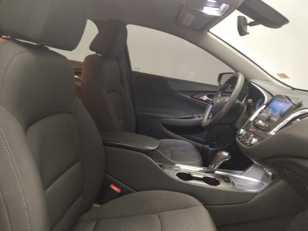 2020 Chevrolet Malibu in Stone Mountain, GA 30083 - 18121216 21
