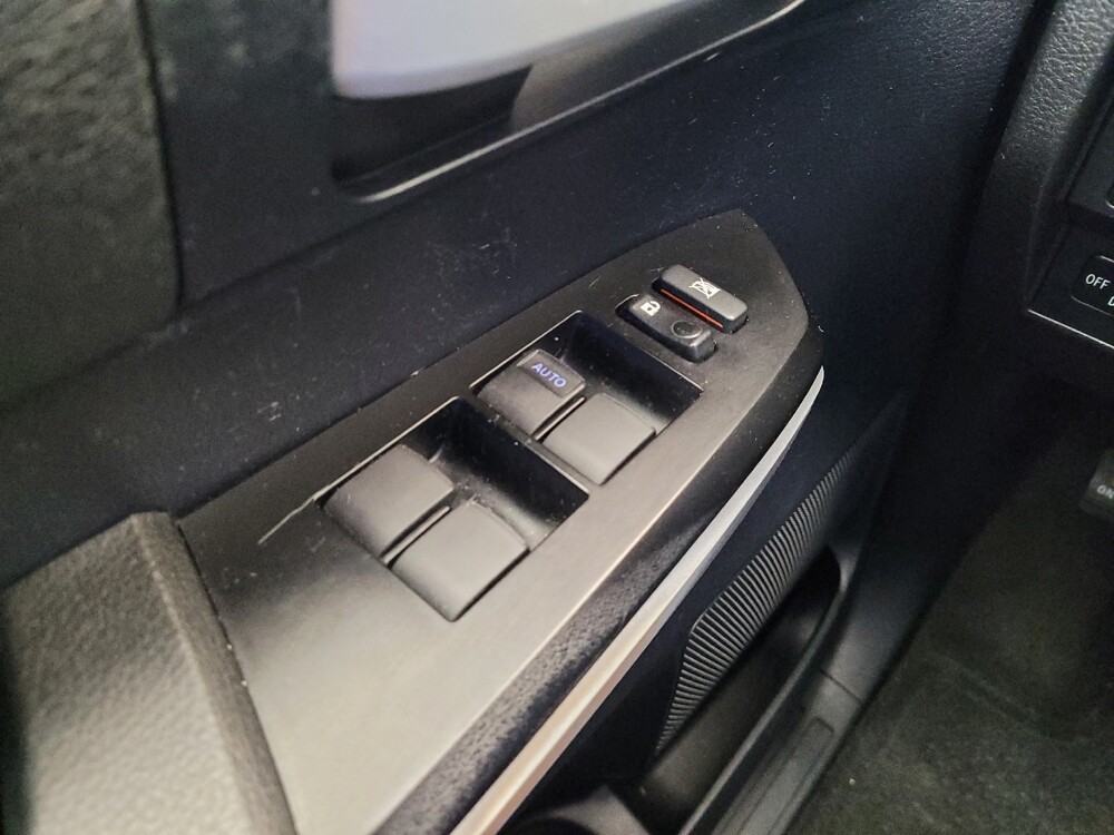 2014 Toyota Tundra in Louisville, KY 40258 - 18121234 27