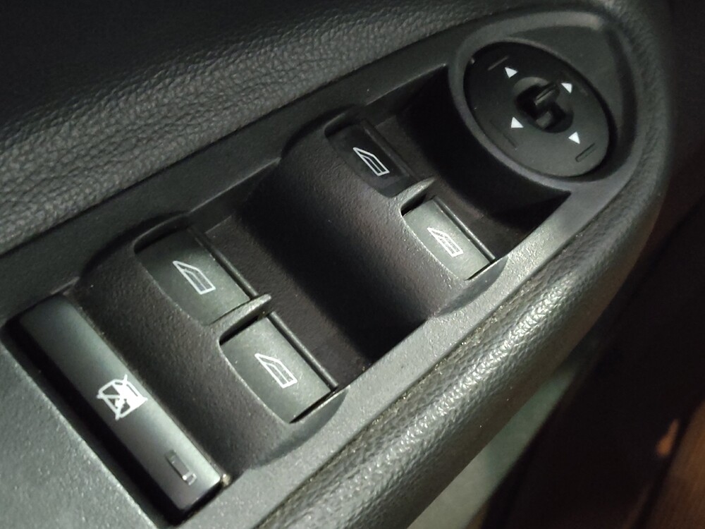 2018 Ford Escape in Macon, GA 31210 - 18121243 27