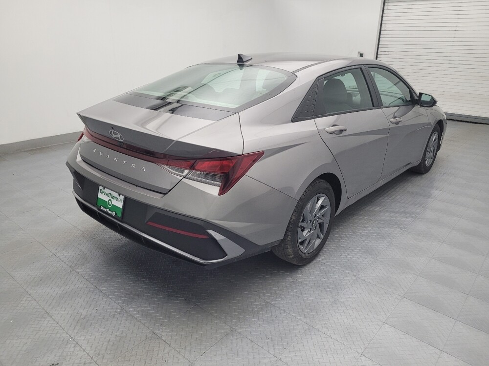 2024 Hyundai Elantra in Raleigh, NC 27604 - 18121253 9