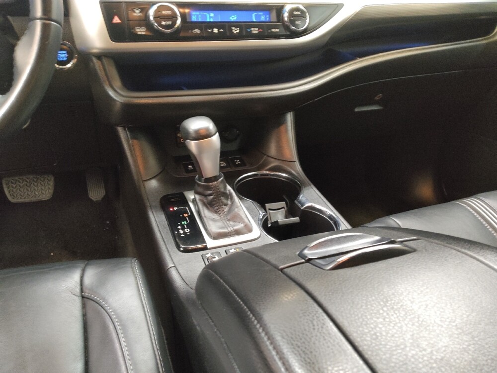2017 Toyota Highlander in Cincinnati, OH 45255 - 18121285 26