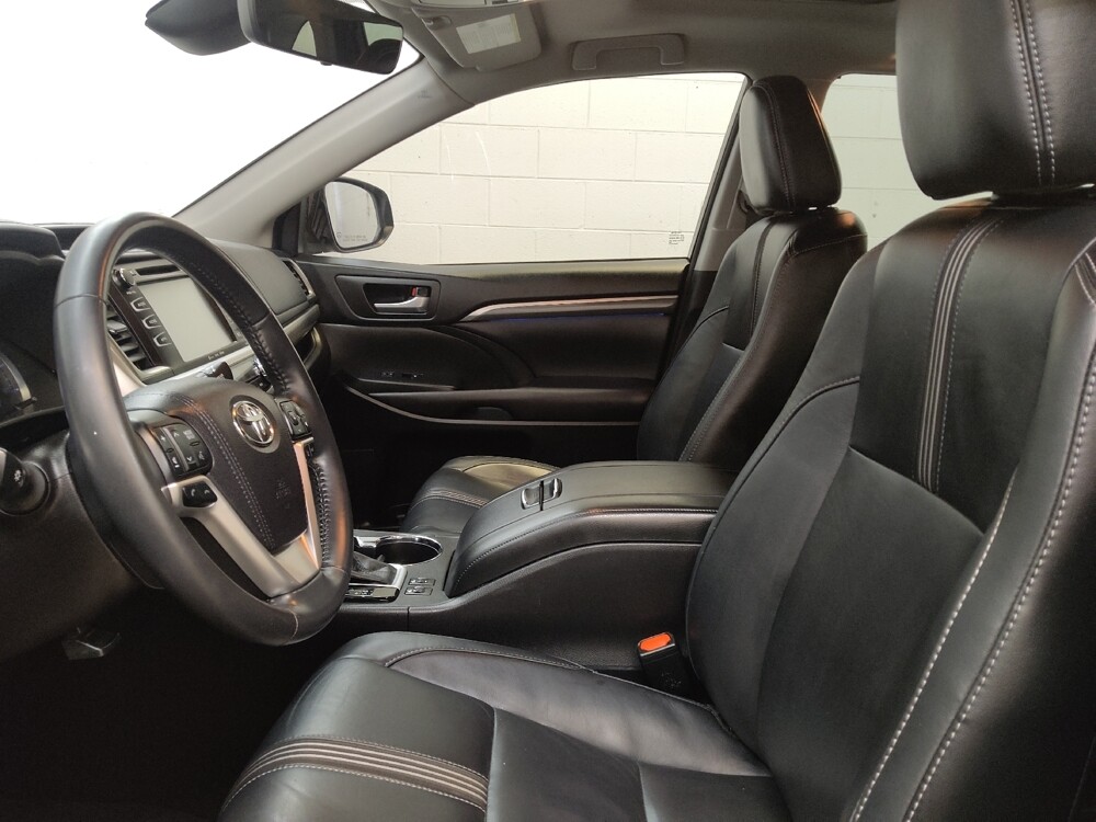 2017 Toyota Highlander in Cincinnati, OH 45255 - 18121285 17