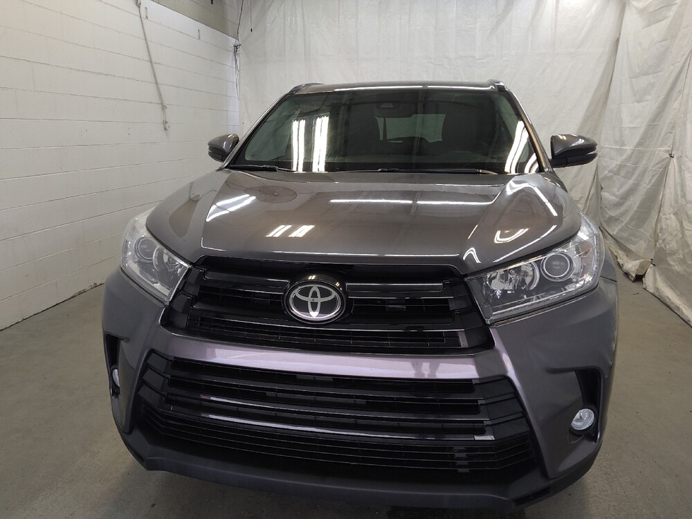 2017 Toyota Highlander in Cincinnati, OH 45255 - 18121285 15