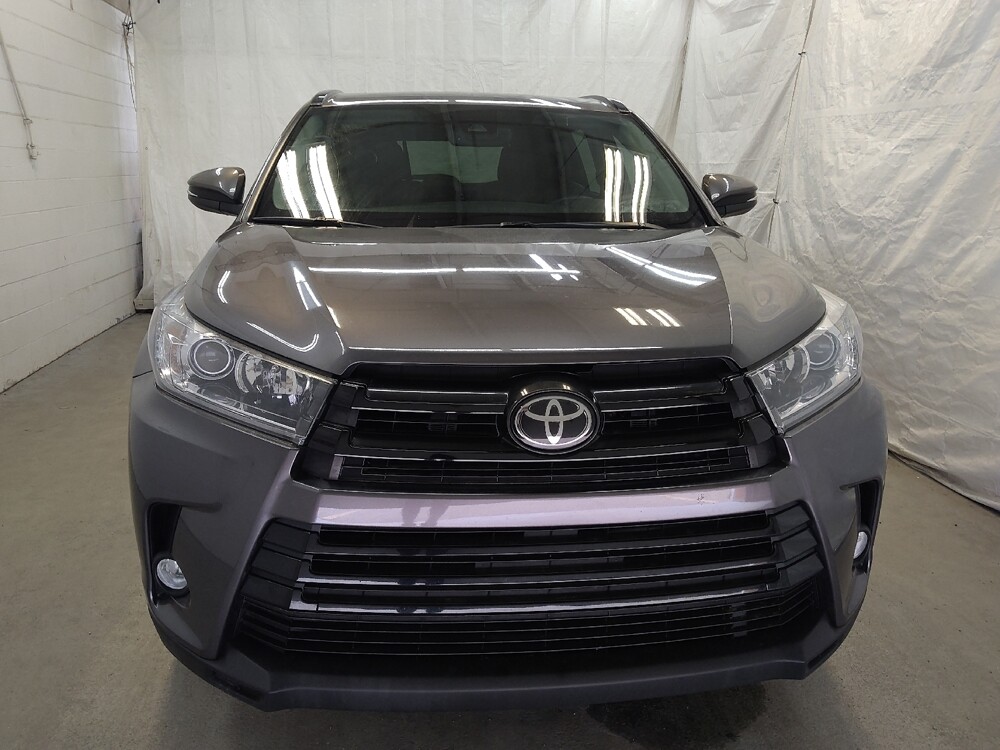 2017 Toyota Highlander in Cincinnati, OH 45255 - 18121285 14