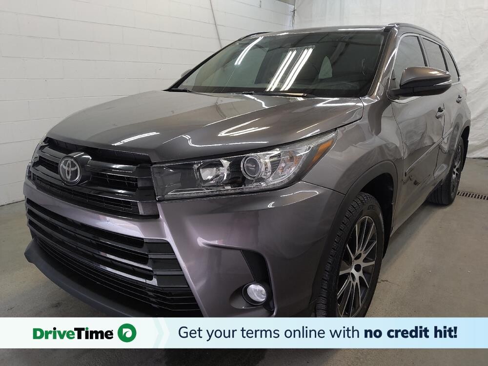 2017 Toyota Highlander in Cincinnati, OH 45255 - 18121285