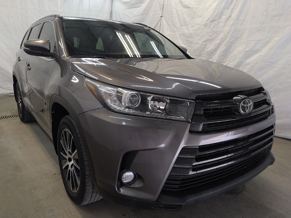 2017 Toyota Highlander in Cincinnati, OH 45255 - 18121285 13