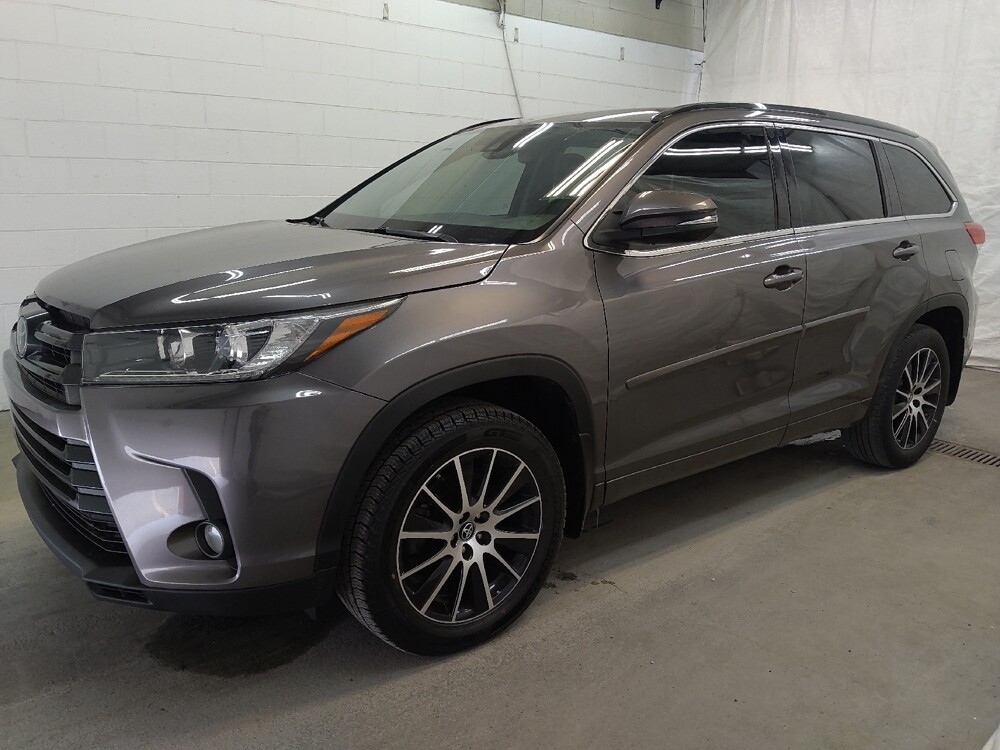 2017 Toyota Highlander in Cincinnati, OH 45255 - 18121285 2