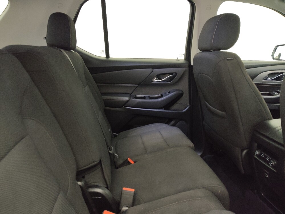 2019 Chevrolet Traverse in Bradenton, FL 34207 - 18121287 19