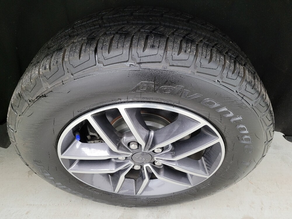 2020 Jeep Grand Cherokee in Louisville, KY 40258 - 18121292 31