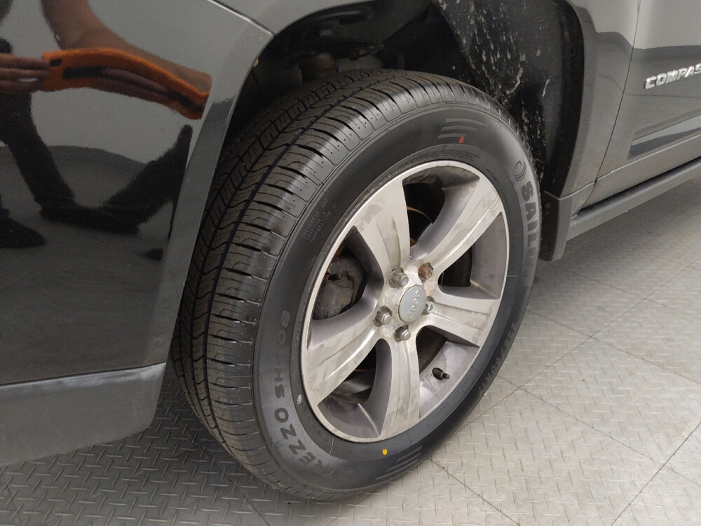 2017 Jeep Compass in St. Louis, MO 63125 - 18121303 31