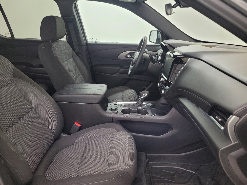 2023 Chevrolet Traverse in St. Louis, MO 63125 - 18121306 21