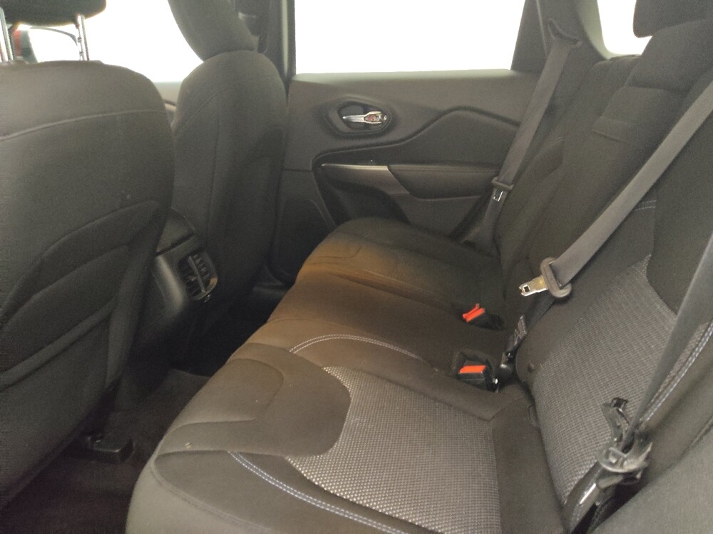 2019 Jeep Cherokee in Lombard, IL 60148 - 18121310 18