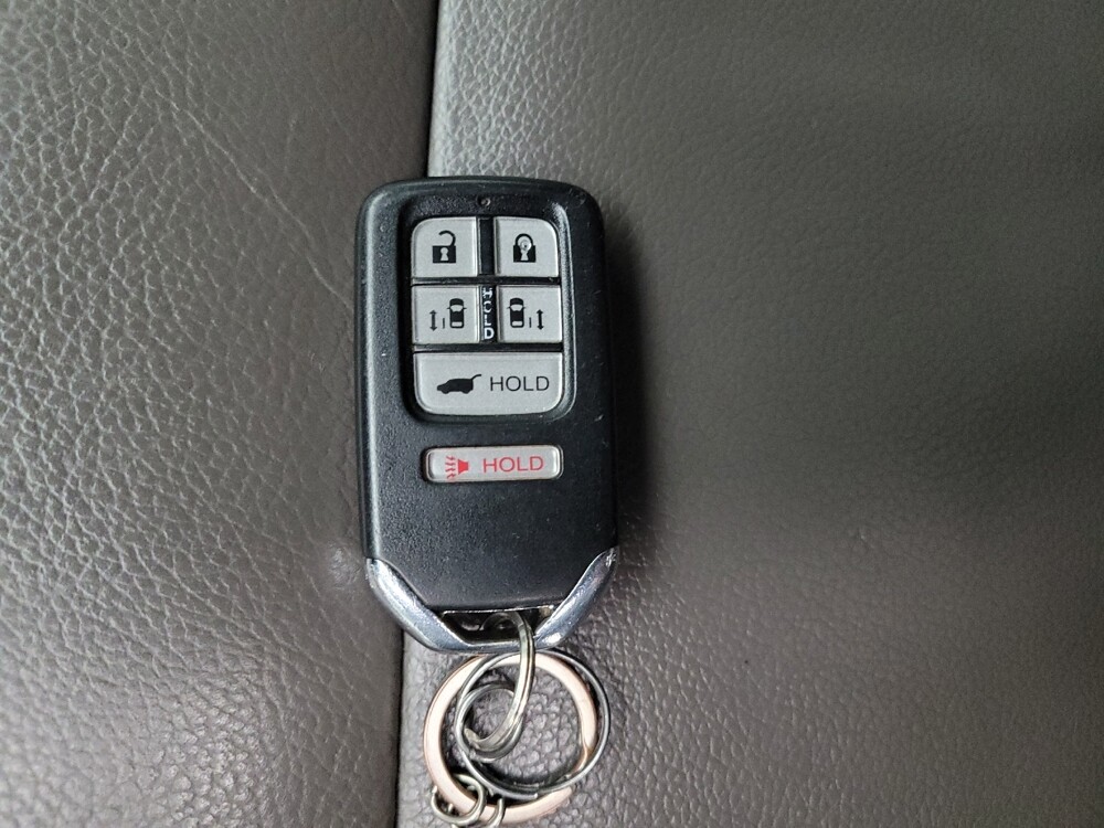 2016 Honda Odyssey in Taylor, MI 48180 - 18121317 32