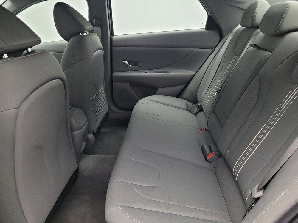 2025 Hyundai Elantra in Orlando, FL 32808 - 18121339 18