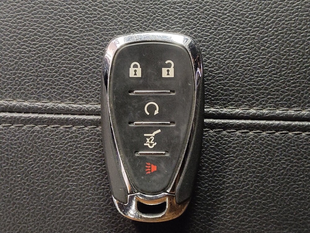 2020 Chevrolet Equinox in Baton Rouge, LA 70816 - 18121340 32