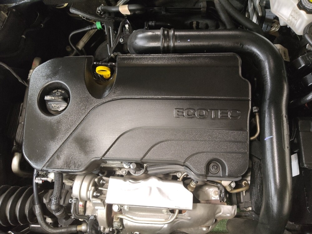 2023 Chevrolet Malibu in Fort Worth, TX 76116 - 18121347 30