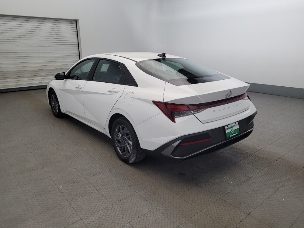 2024 Hyundai Elantra in New Castle, DE 19720 - 18121353 5