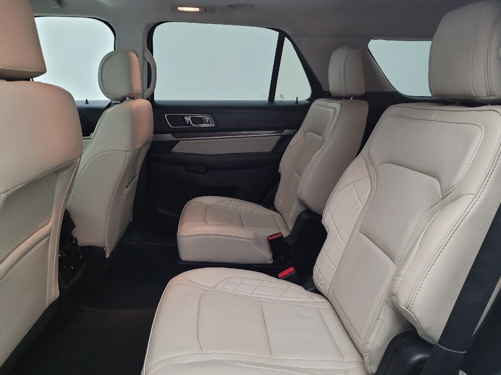2017 Ford Explorer in Louisville, KY 40258 - 18121367 18