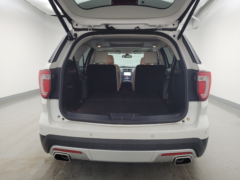2017 Ford Explorer in Louisville, KY 40258 - 18121367 29