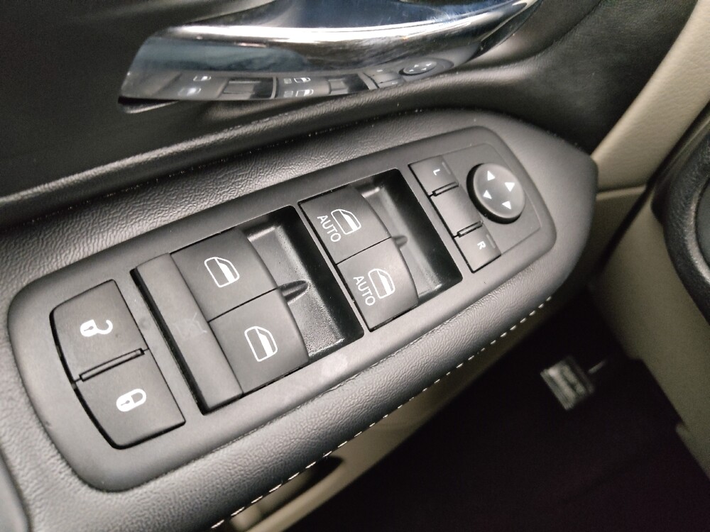 2016 Dodge Grand Caravan in Gladstone, MO 64118 - 18121369 27