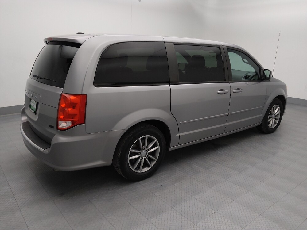 2016 Dodge Grand Caravan in Gladstone, MO 64118 - 18121369 10