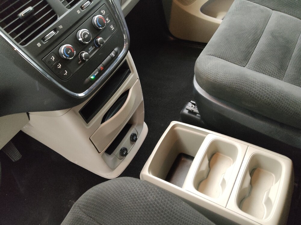 2016 Dodge Grand Caravan in Gladstone, MO 64118 - 18121369 26