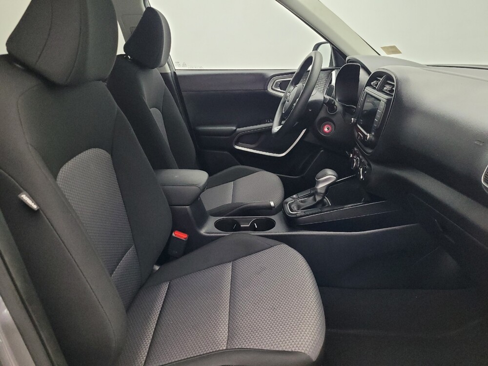 2025 Kia Soul in Savannah, GA 31419 - 18121392 21