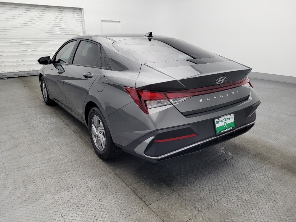 2025 Hyundai Elantra in Savannah, GA 31419 - 18121402 5