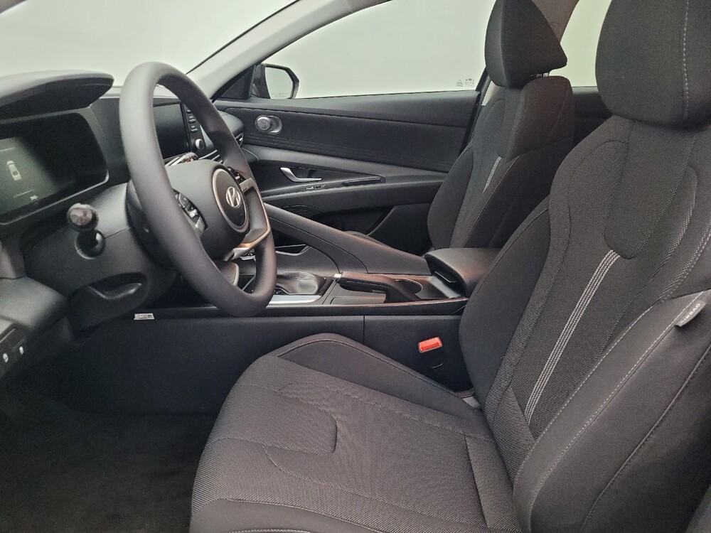 2025 Hyundai Elantra in Savannah, GA 31419 - 18121402 17