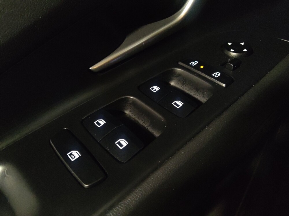 2025 Hyundai Elantra in Savannah, GA 31419 - 18121402 27