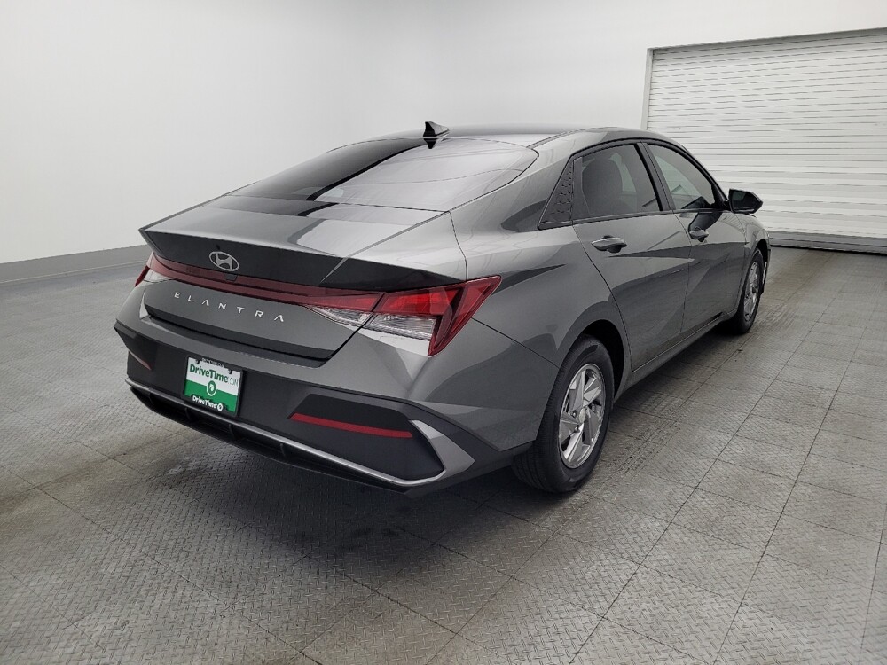 2025 Hyundai Elantra in Savannah, GA 31419 - 18121402 9