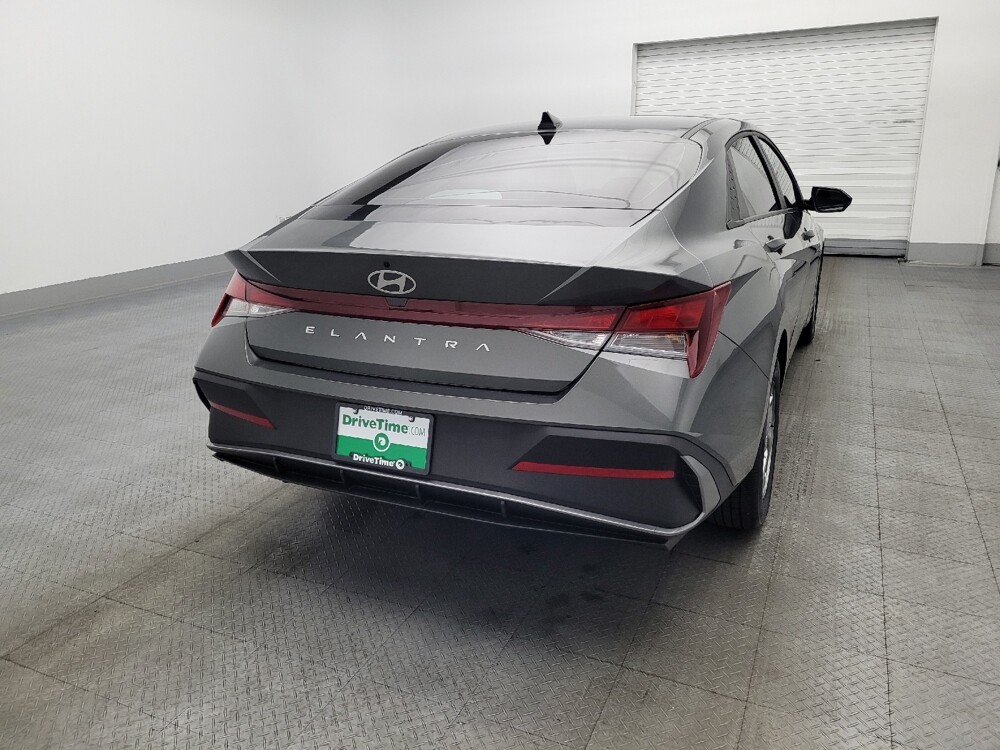 2025 Hyundai Elantra in Savannah, GA 31419 - 18121402 7