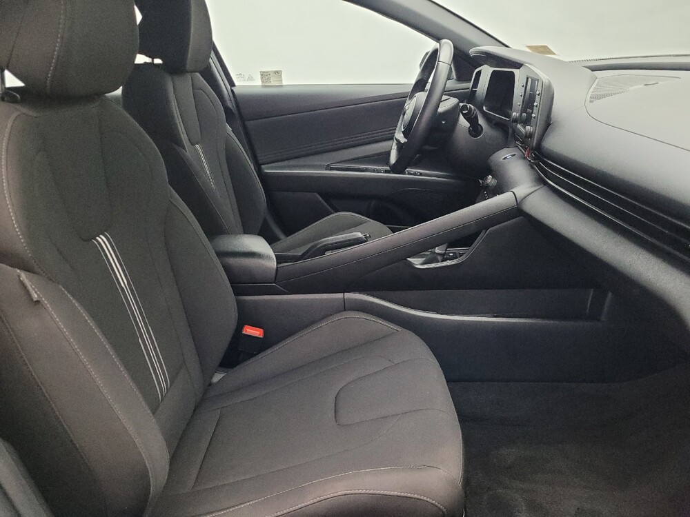 2025 Hyundai Elantra in Savannah, GA 31419 - 18121403 21