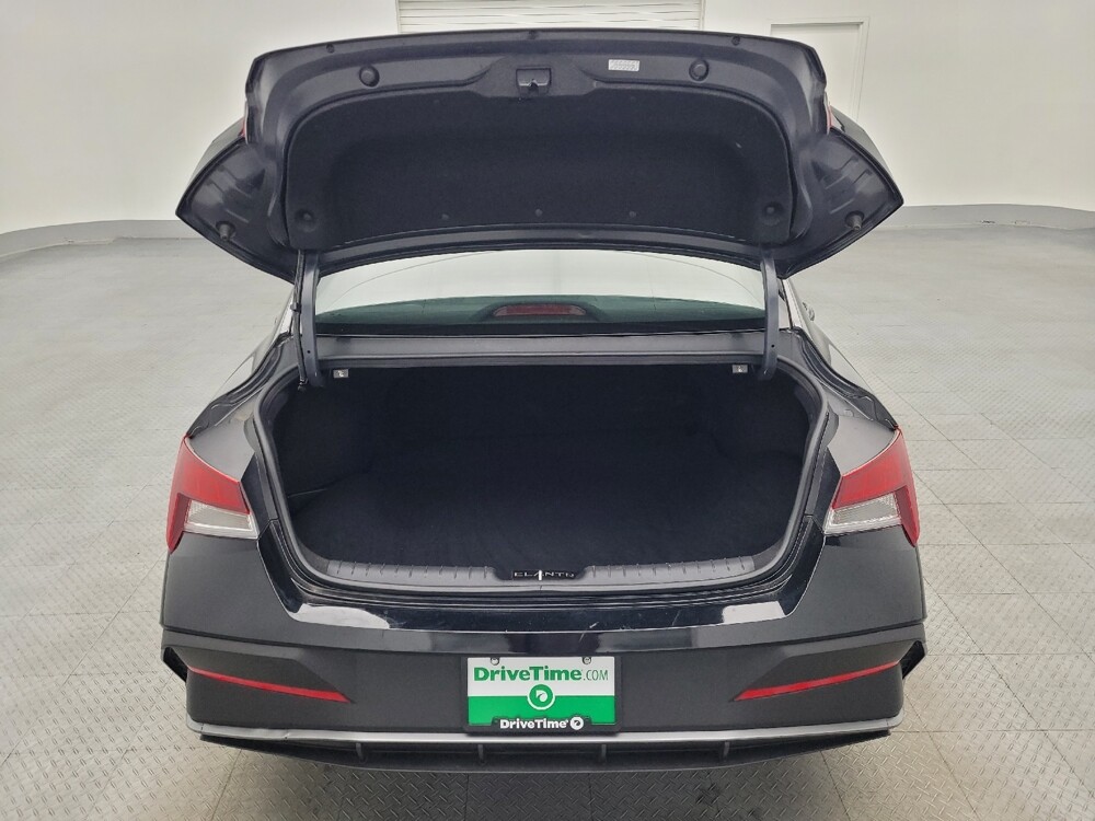 2025 Hyundai Elantra in Savannah, GA 31419 - 18121403 29