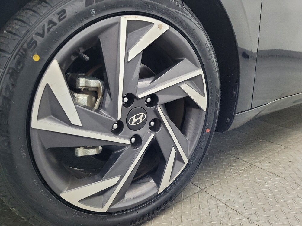 2025 Hyundai Elantra in Savannah, GA 31419 - 18121403 31