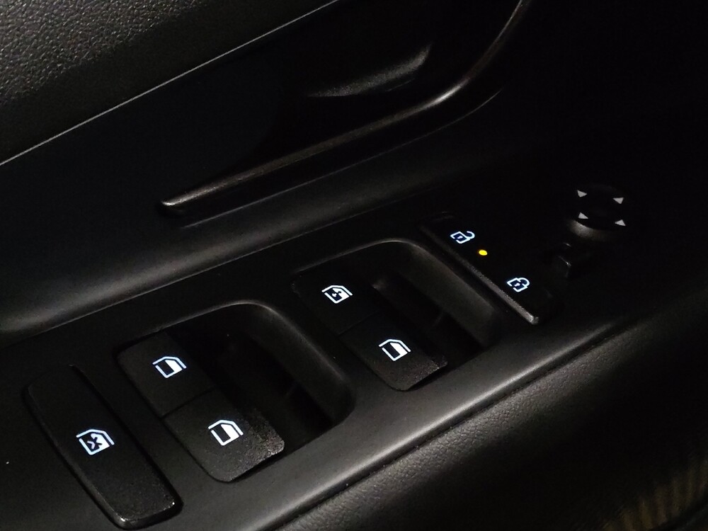 2025 Hyundai Elantra in Savannah, GA 31419 - 18121403 27