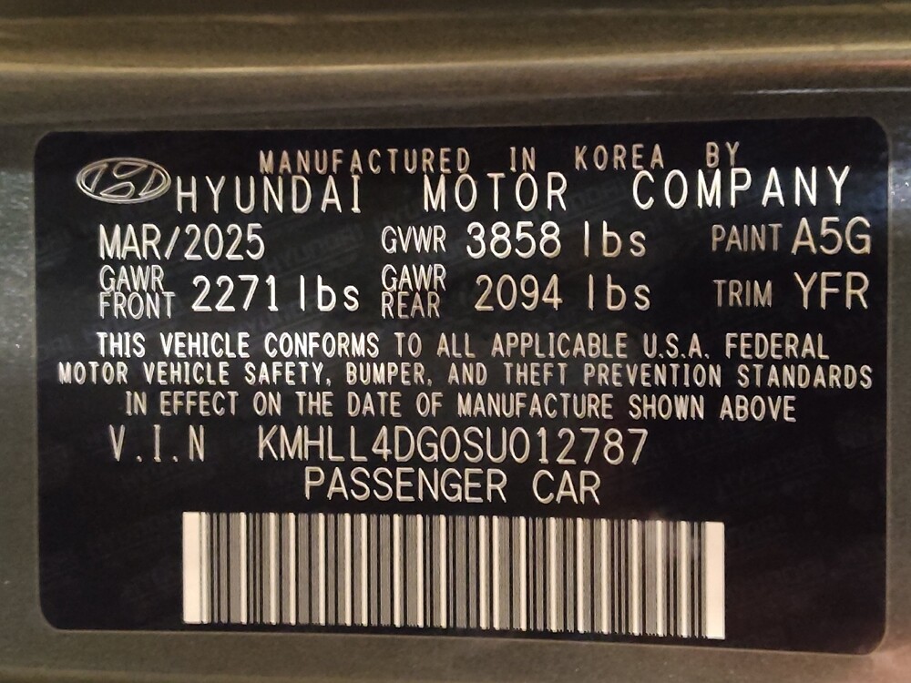 2025 Hyundai Elantra in Savannah, GA 31419 - 18121405 33